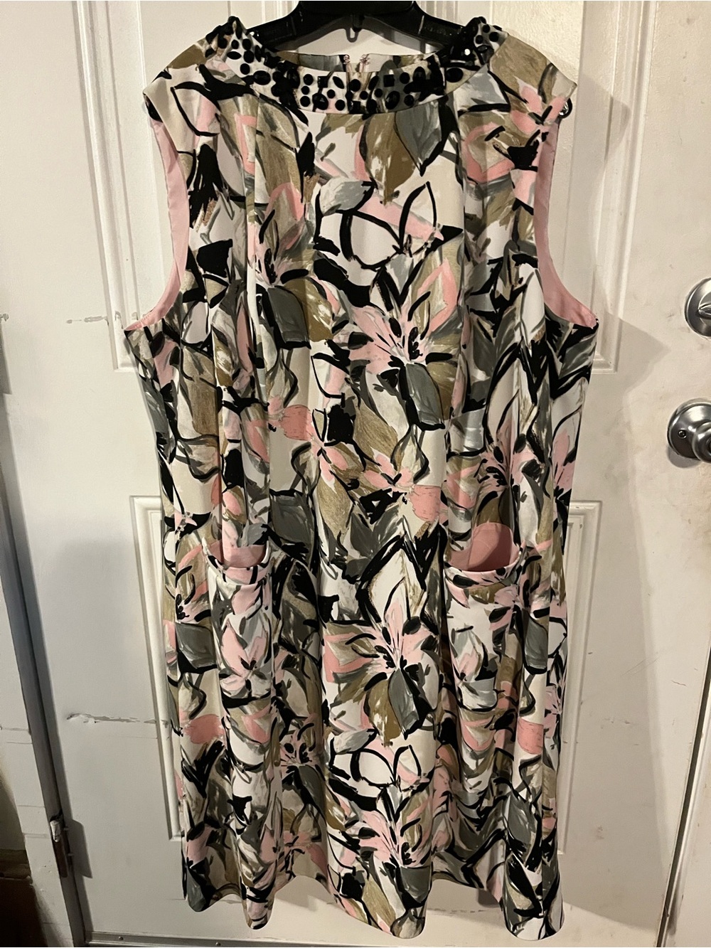 Kasper Women’s Plus Size 22W Floral Sleeveless Shift Dress Beaded Neckline